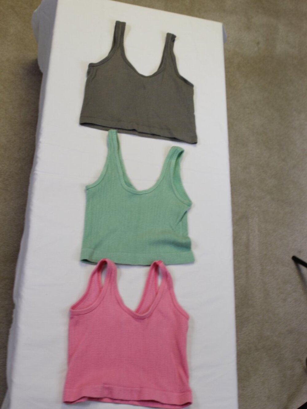 Out From Under UO Cropped Tank Bundle S Ribbed Y2K Green Pink Brown - Picture 8 of 10